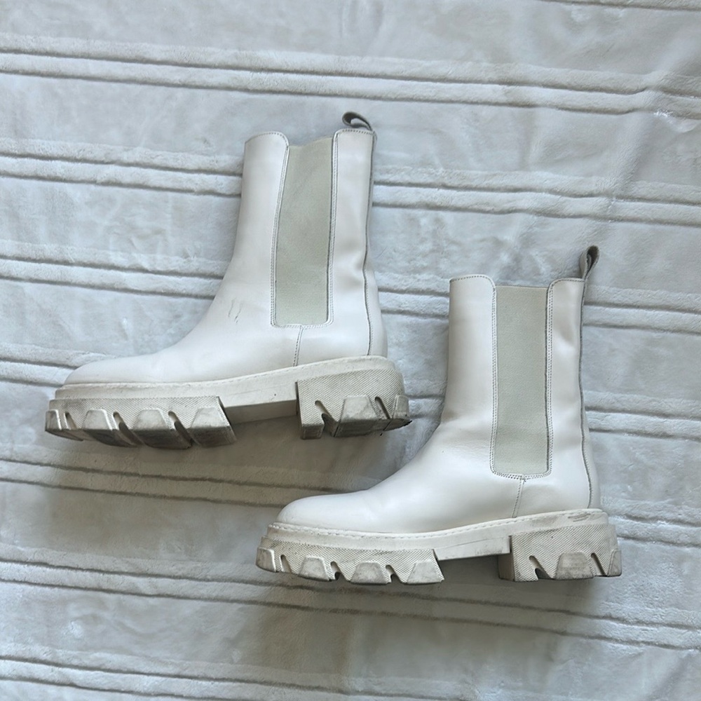 Women's White Chunky Chelsea Boots